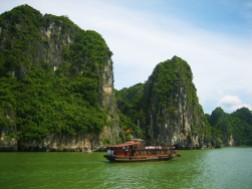 Ha Long Bay, Vietnam - essiparkkari.wordpress.com
